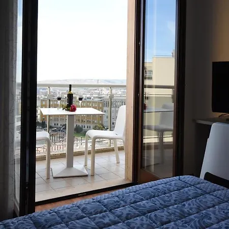 Apartment Central Holiday Homes *