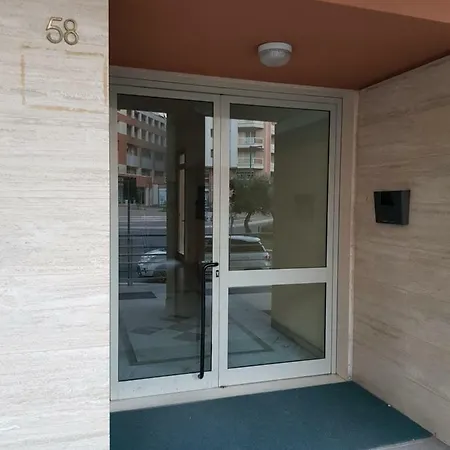 Central Holiday Homes Appartamento *
